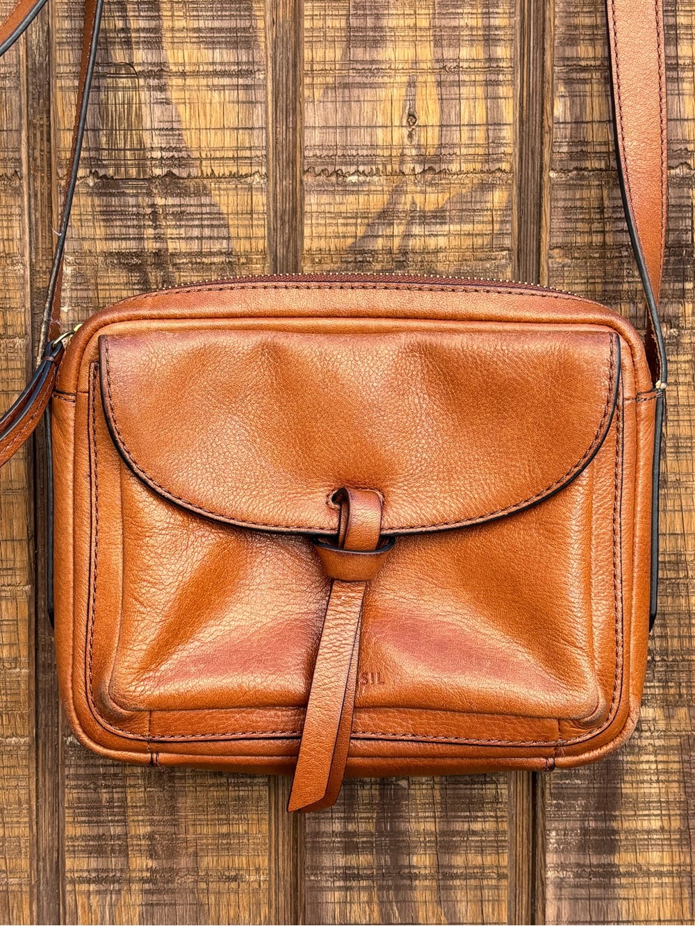 Fossil Mila Tan Leather Small Crossbody Purse